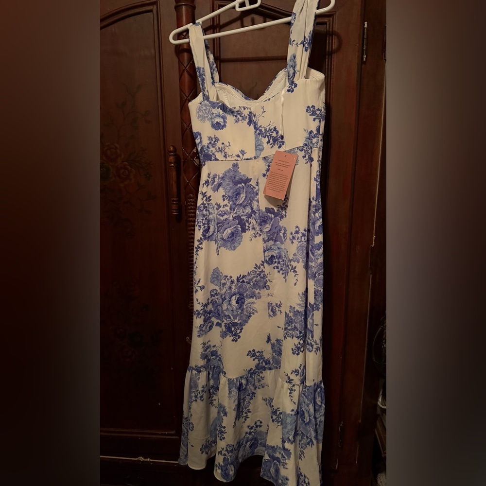 BHlDN Elegant Blue Floral Off-Shoulder Dress - Picture 3 of 3